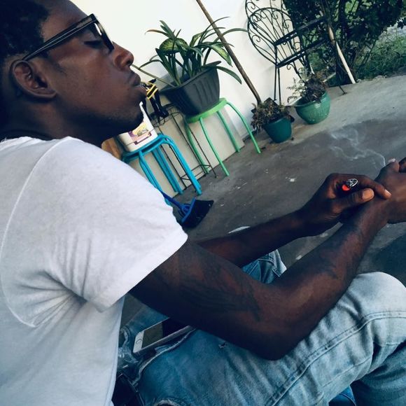 Meet your Posher, Dlive - Picture 1 of 1